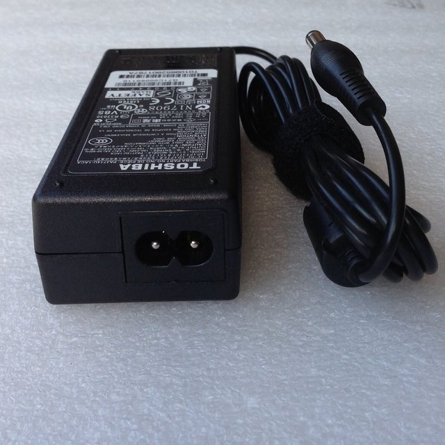 19V 1.58A AC Adapter Charger Toshiba R33030 N17908 V85